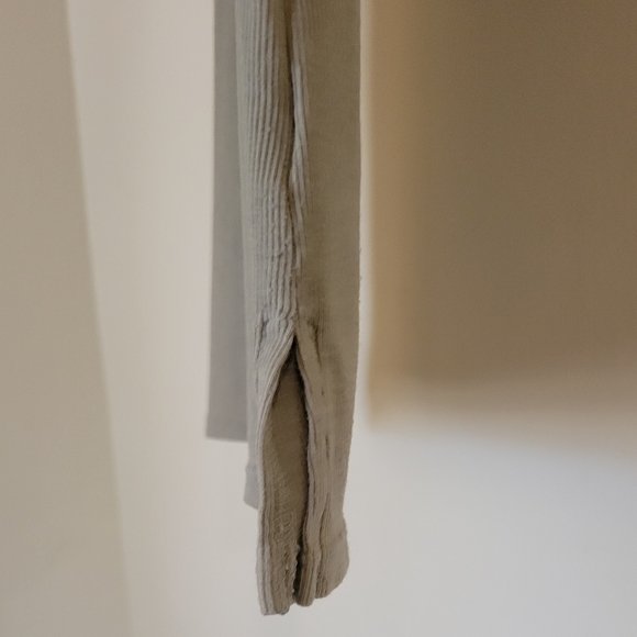 Talbot Large Tank Top - Picture 2 of 6